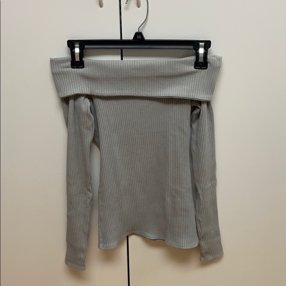 Abercrombie & Fitch Gray Off the Shoulder Top